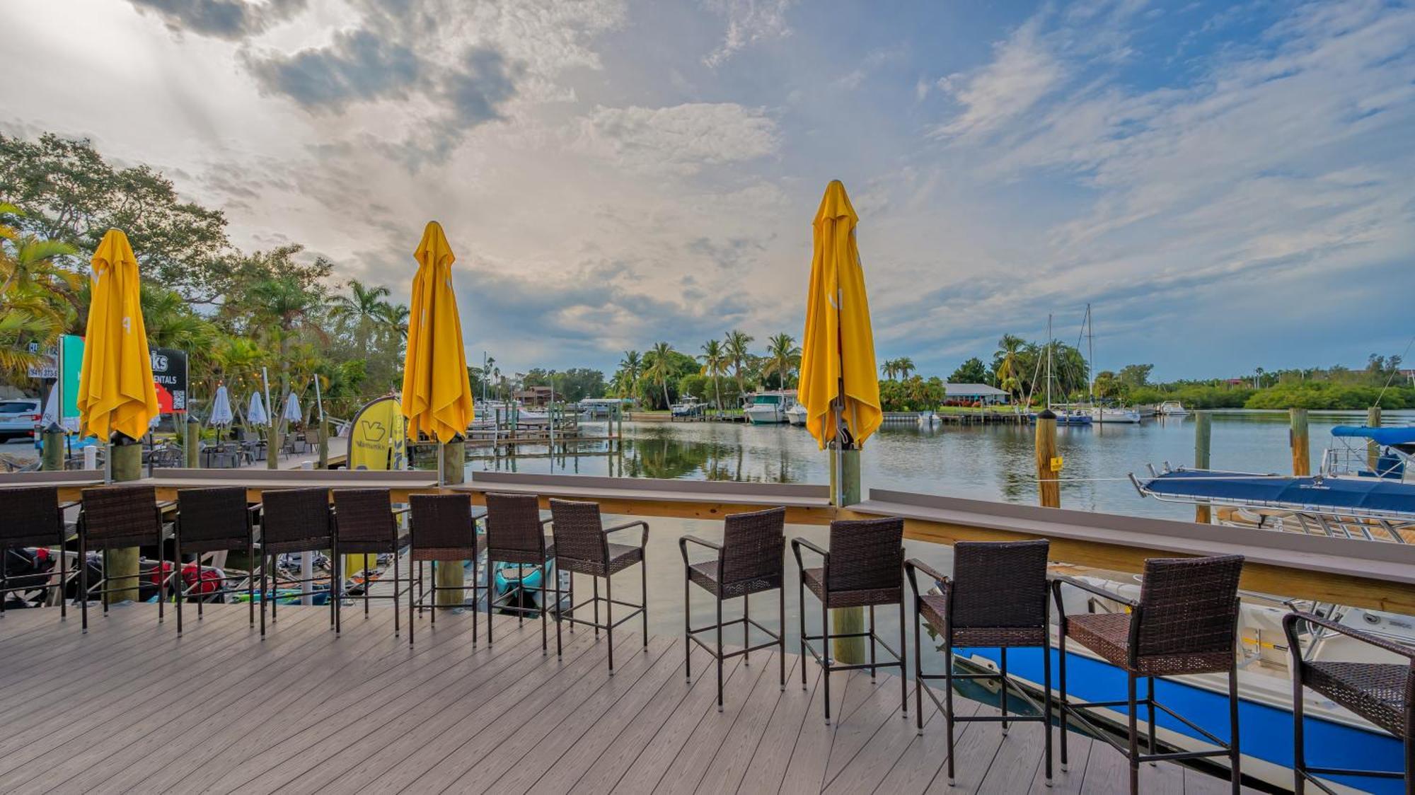 All-New Waterfront With Balcony,Pool,Tiki Bar,Gym Sarasota Zewnętrze zdjęcie