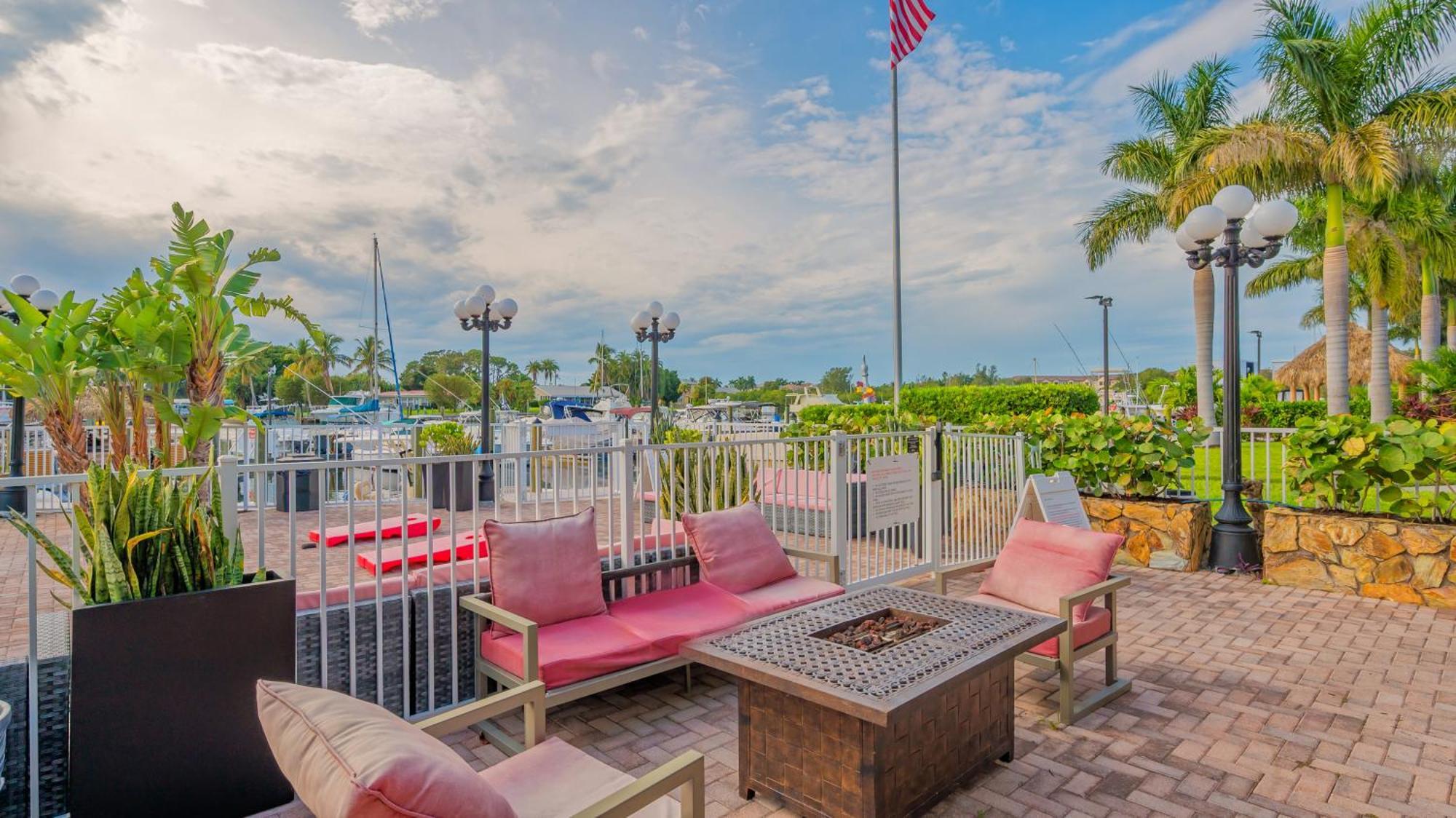 All-New Waterfront With Balcony,Pool,Tiki Bar,Gym Sarasota Zewnętrze zdjęcie