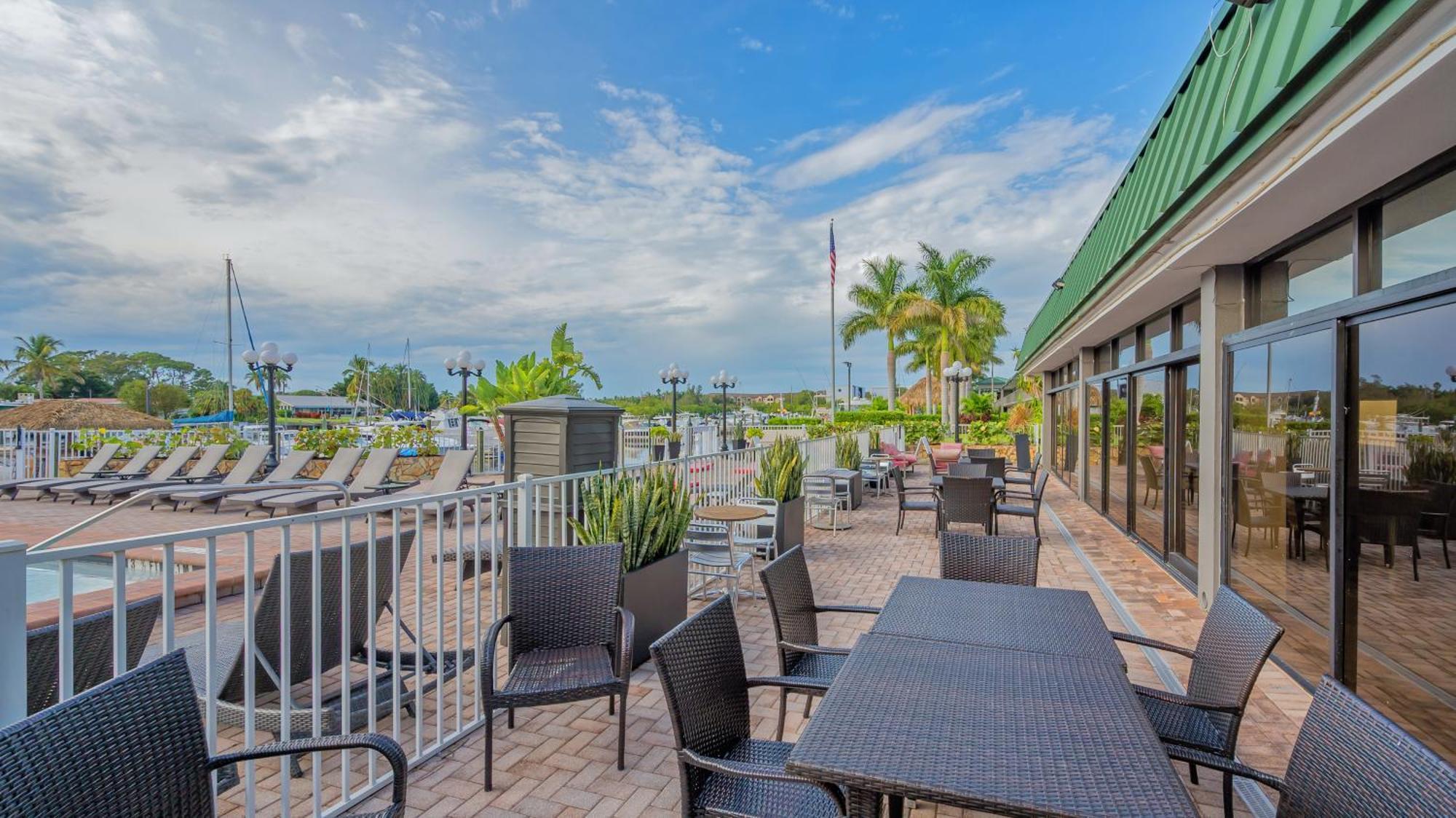 All-New Waterfront With Balcony,Pool,Tiki Bar,Gym Sarasota Zewnętrze zdjęcie